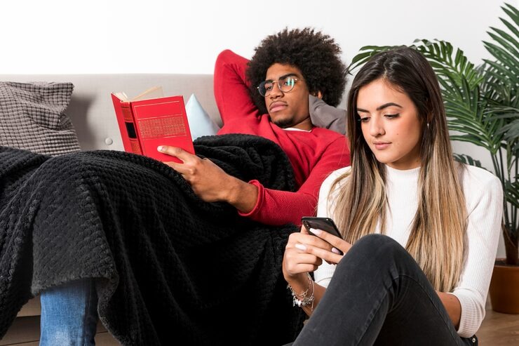 quality time vs distracted time, mindful relationships, presence in relationships, active listening skills, how to connect deeply, tantric relationships, emotional presence, conscious communication